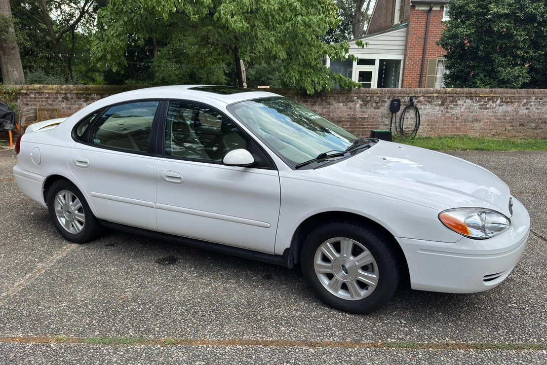 2005 Ford Taurus 4th Gen - Image 3 of 31