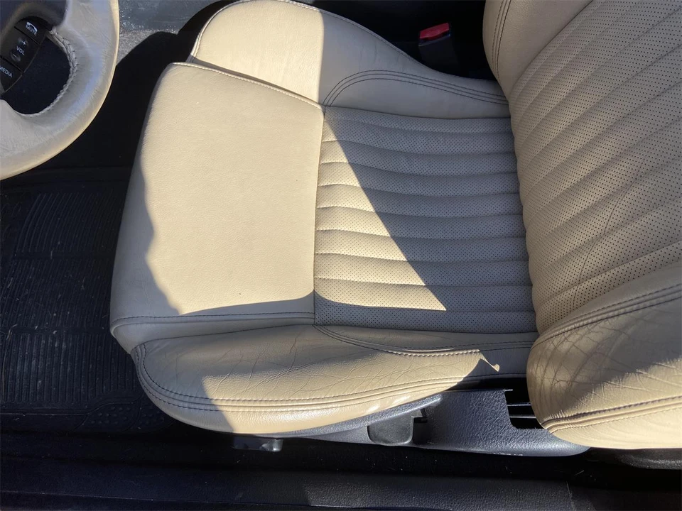 2005 Ford Thunderbird 11th Gen - Image 11 of 31