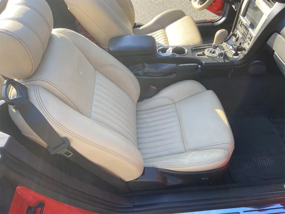 2005 Ford Thunderbird 11th Gen - Image 13 of 31