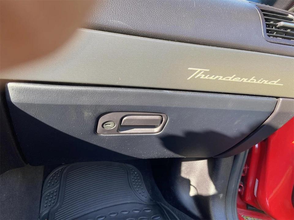 2005 Ford Thunderbird 11th Gen - Image 16 of 31