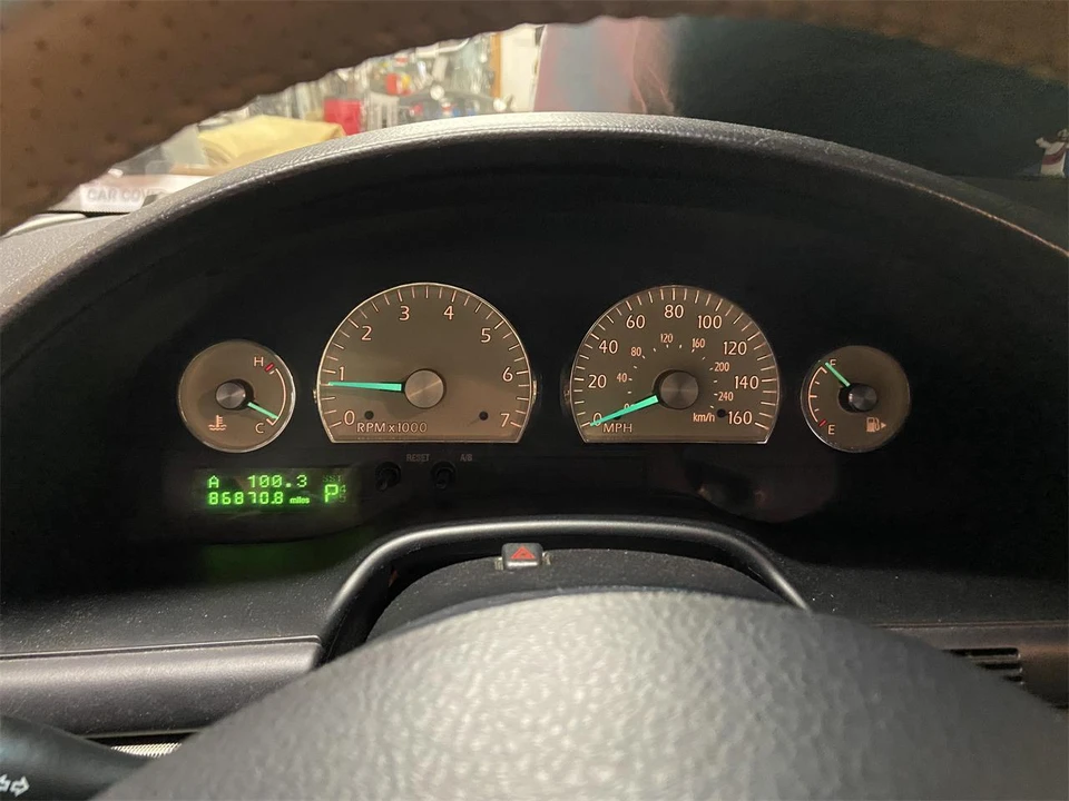 2005 Ford Thunderbird 11th Gen - Image 30 of 31