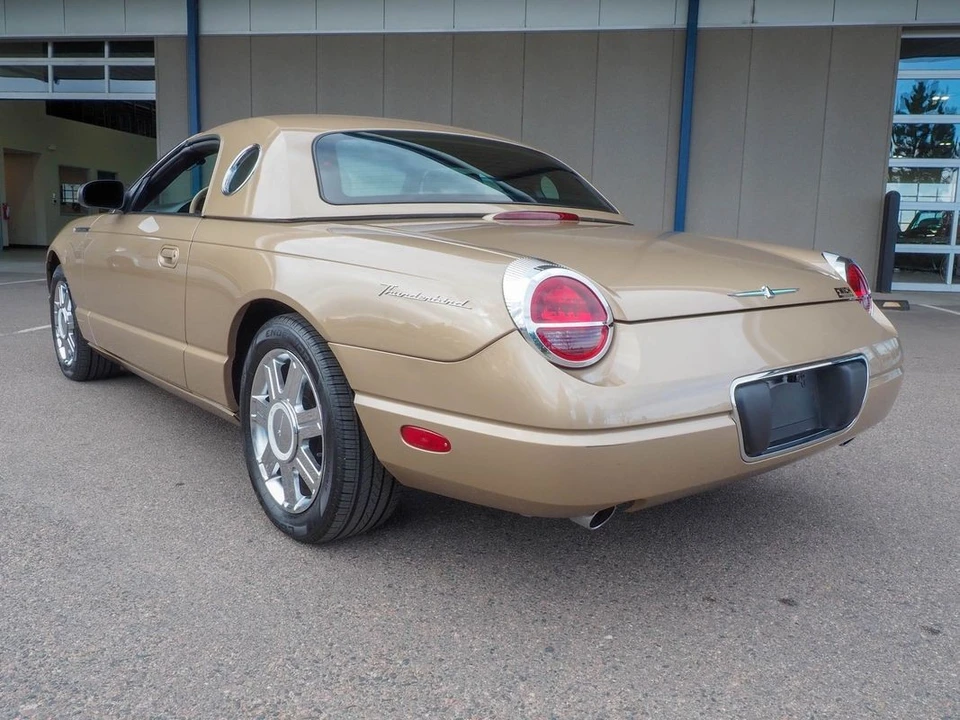 2005 Ford Thunderbird 11th Gen - Image 17 of 21