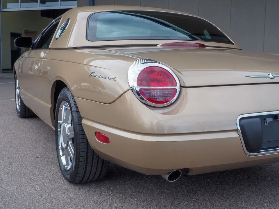 2005 Ford Thunderbird 11th Gen - Image 19 of 21