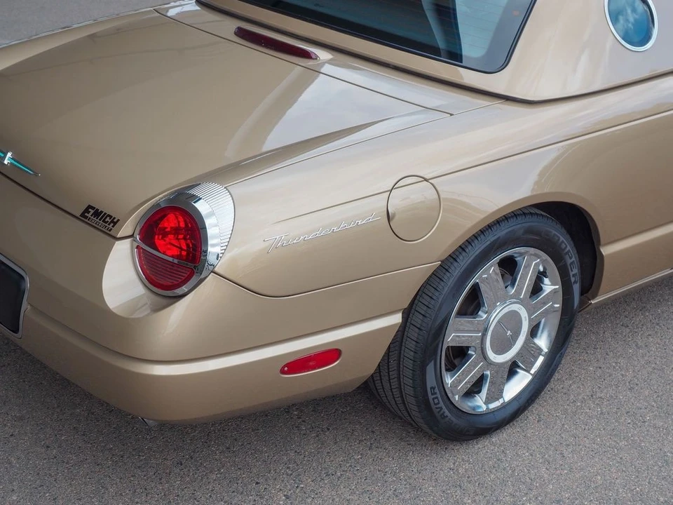 2005 Ford Thunderbird 11th Gen - Image 15 of 21