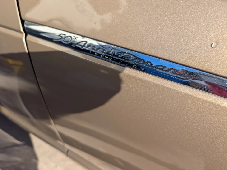 2005 Ford Thunderbird 11th Gen - Image 13 of 21