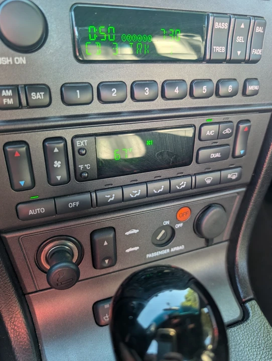 2005 Ford Thunderbird 11th Gen - Image 20 of 21