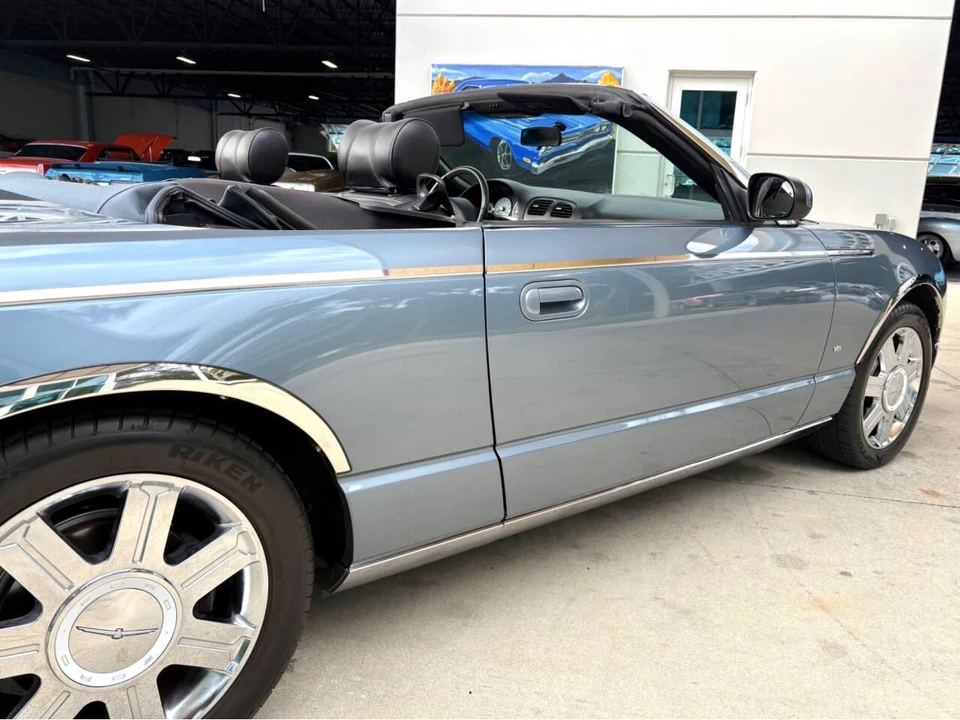 2005 Ford Thunderbird 11th Gen - Image 17 of 31