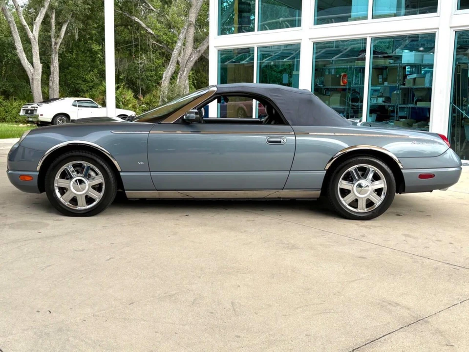 2005 Ford Thunderbird 11th Gen - Image 24 of 31