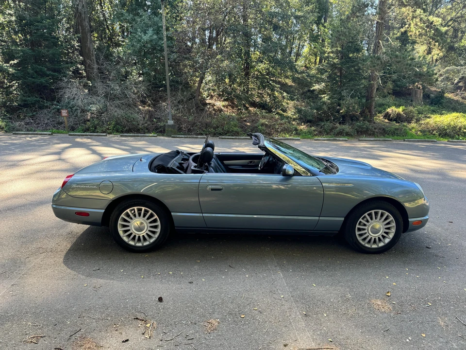 2005 Ford Thunderbird 11th Gen - Image 11 of 31