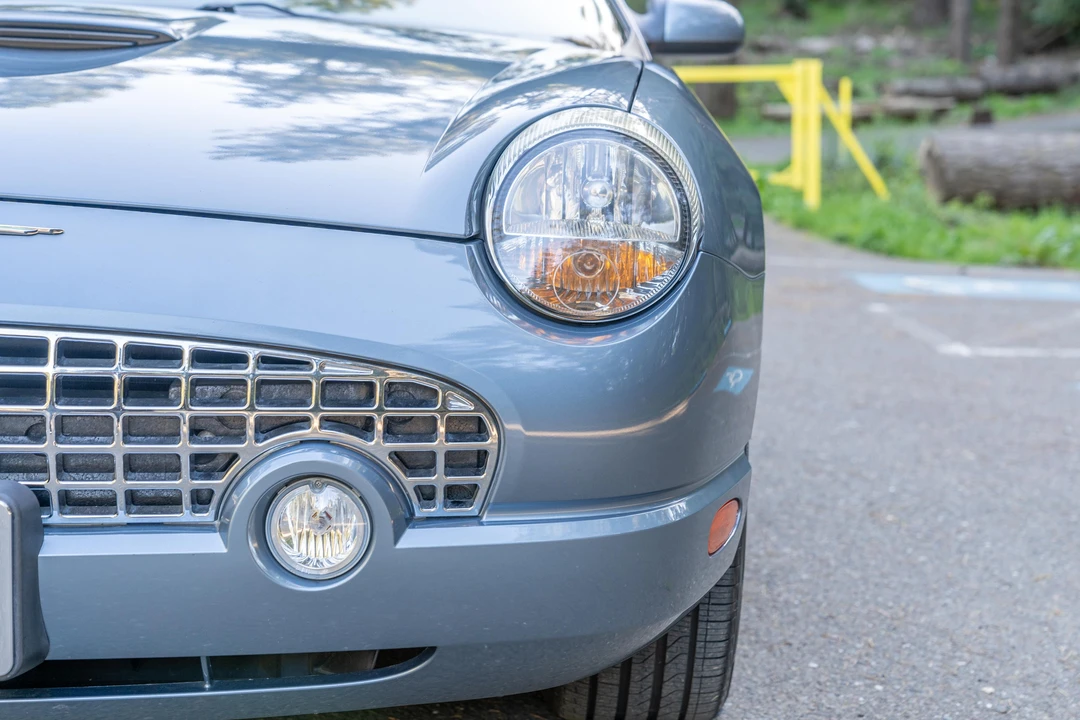 2005 Ford Thunderbird 11th Gen - Image 26 of 31
