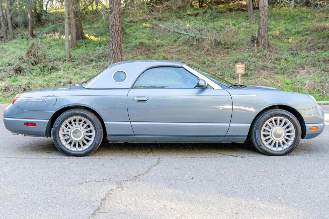 2005 Ford Thunderbird 11th Gen - Image 3 of 31