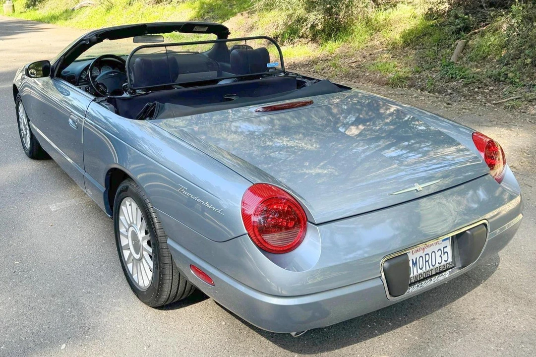 2005 Ford Thunderbird 11th Gen - Image 4 of 31