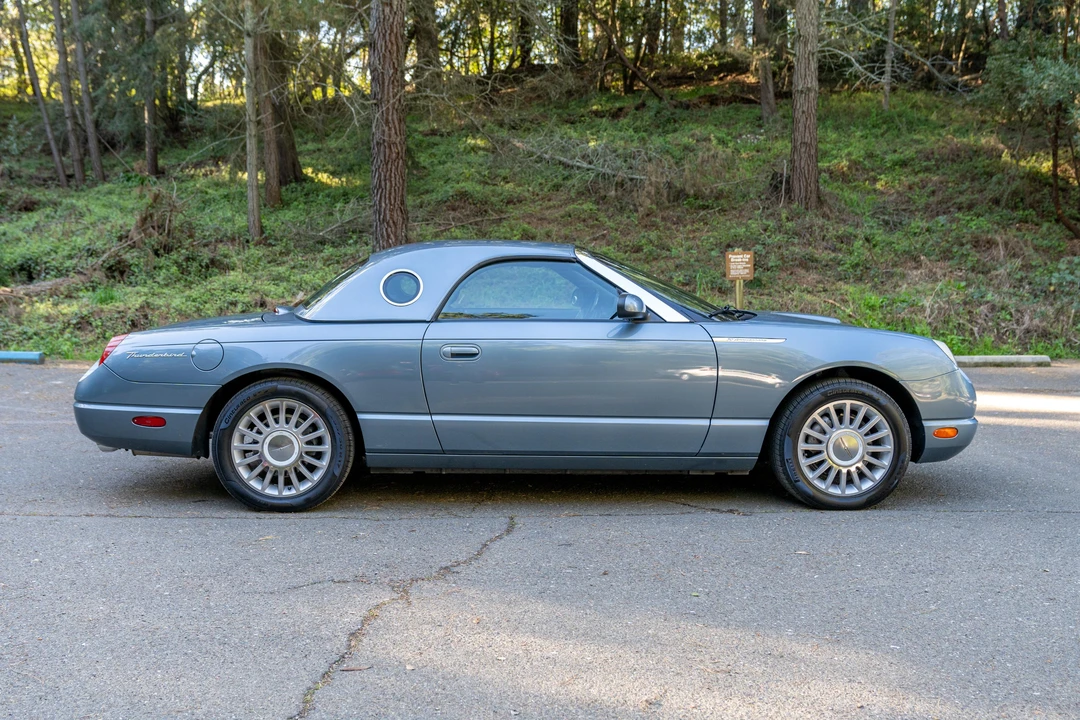 2005 Ford Thunderbird 11th Gen - Image 21 of 31