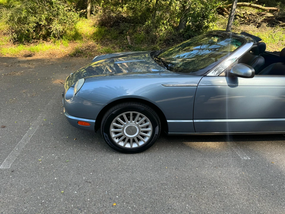 2005 Ford Thunderbird 11th Gen - Image 27 of 31