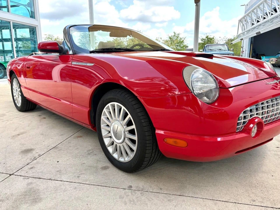 2005 Ford Thunderbird 11th Gen - Image 19 of 31