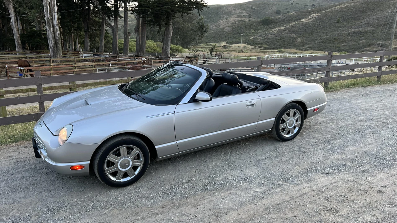 2005 Ford Thunderbird 11th Gen - Image 10 of 31