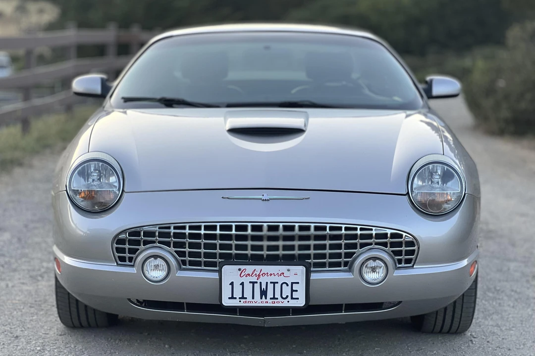 2005 Ford Thunderbird 11th Gen - Image 2 of 31