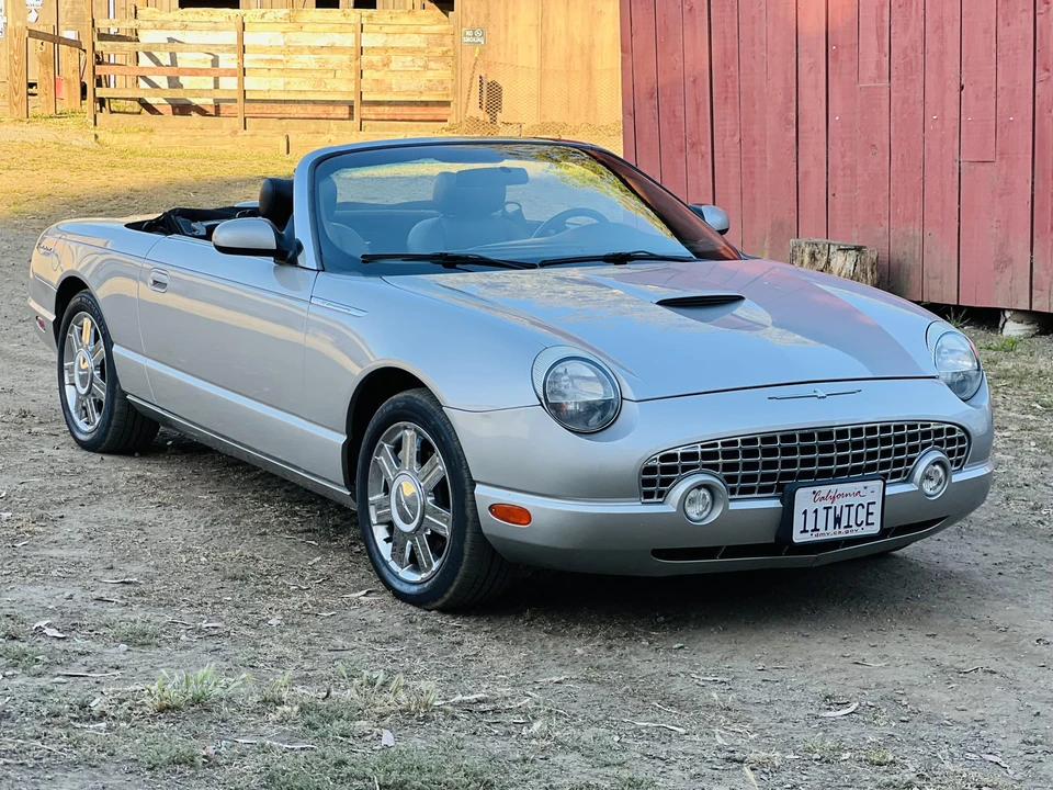 2005 Ford Thunderbird 11th Gen - Image 17 of 31