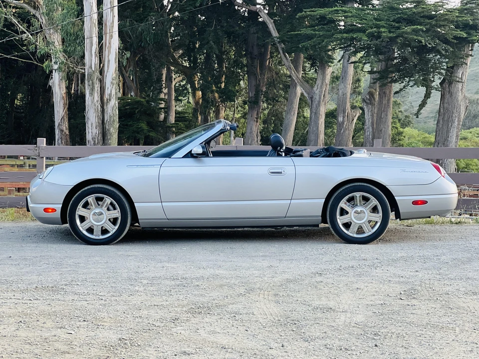 2005 Ford Thunderbird 11th Gen - Image 11 of 31