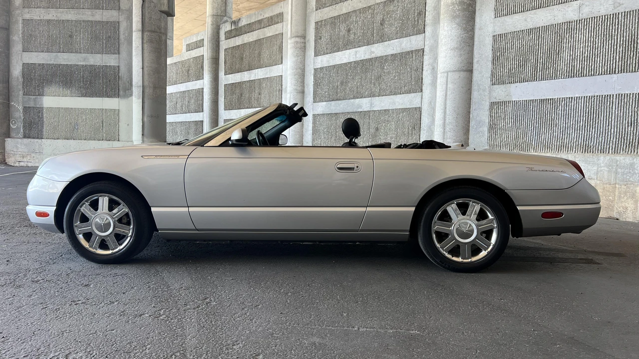 2005 Ford Thunderbird 11th Gen - Image 12 of 31