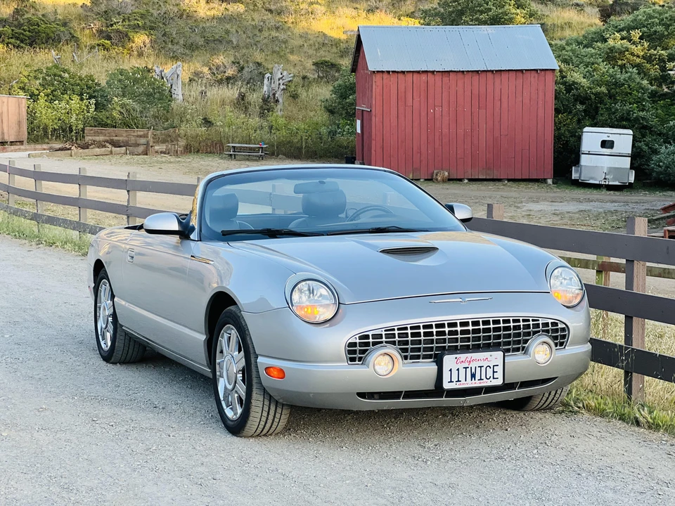 2005 Ford Thunderbird 11th Gen - Image 18 of 31