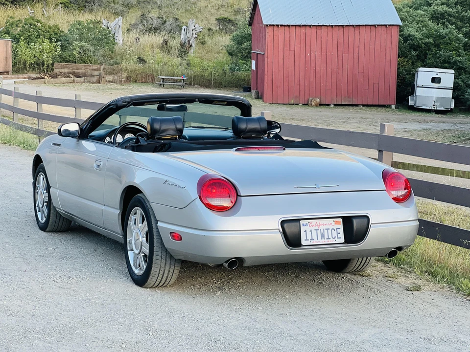 2005 Ford Thunderbird 11th Gen - Image 13 of 31