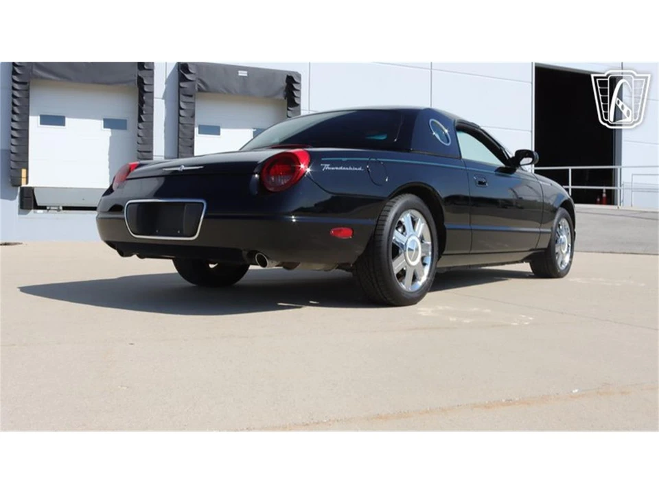 2005 Ford Thunderbird 11th Gen - Image 16 of 31