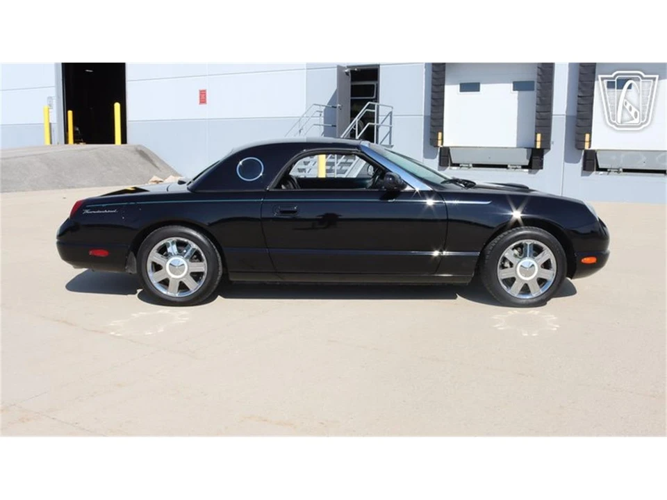 2005 Ford Thunderbird 11th Gen - Image 18 of 31