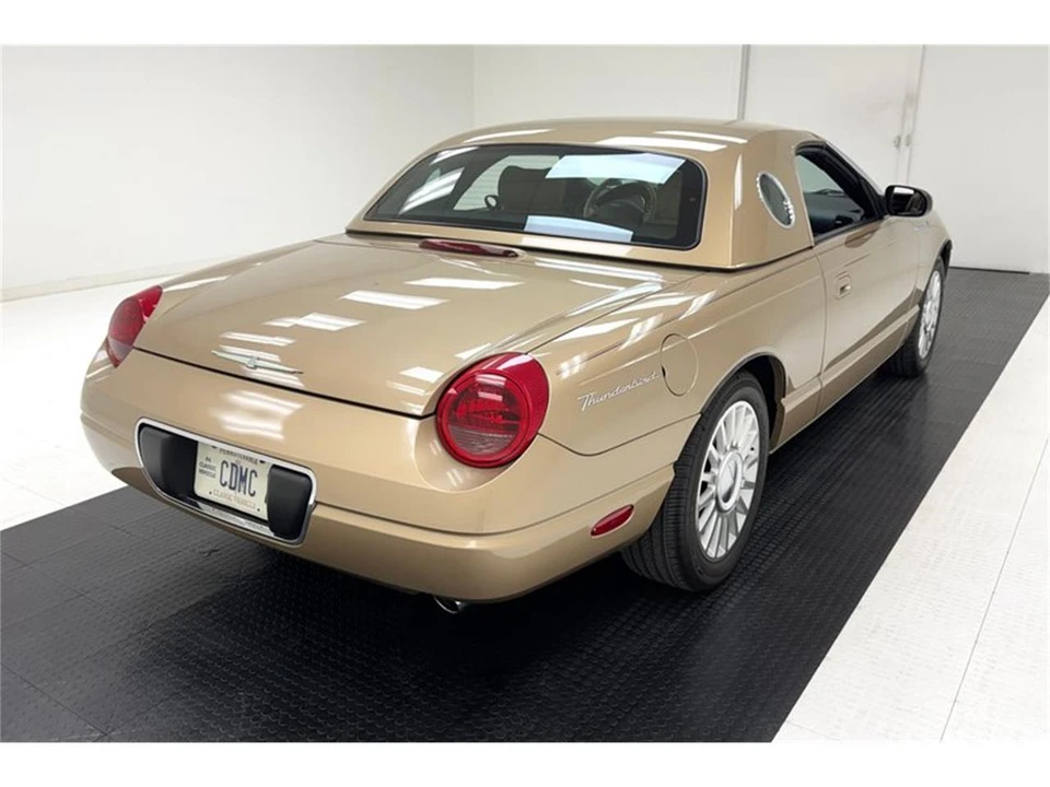 2005 Ford Thunderbird 11th Gen - Image 11 of 31