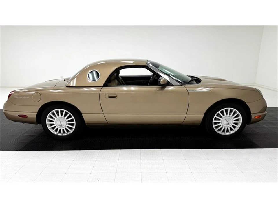 2005 Ford Thunderbird 11th Gen - Image 12 of 31