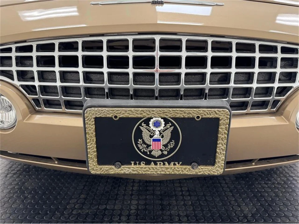 2005 Ford Thunderbird 11th Gen - Image 15 of 31
