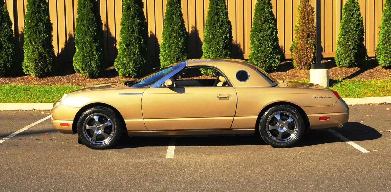 2005 Ford Thunderbird 11th Gen - Image 3 of 21
