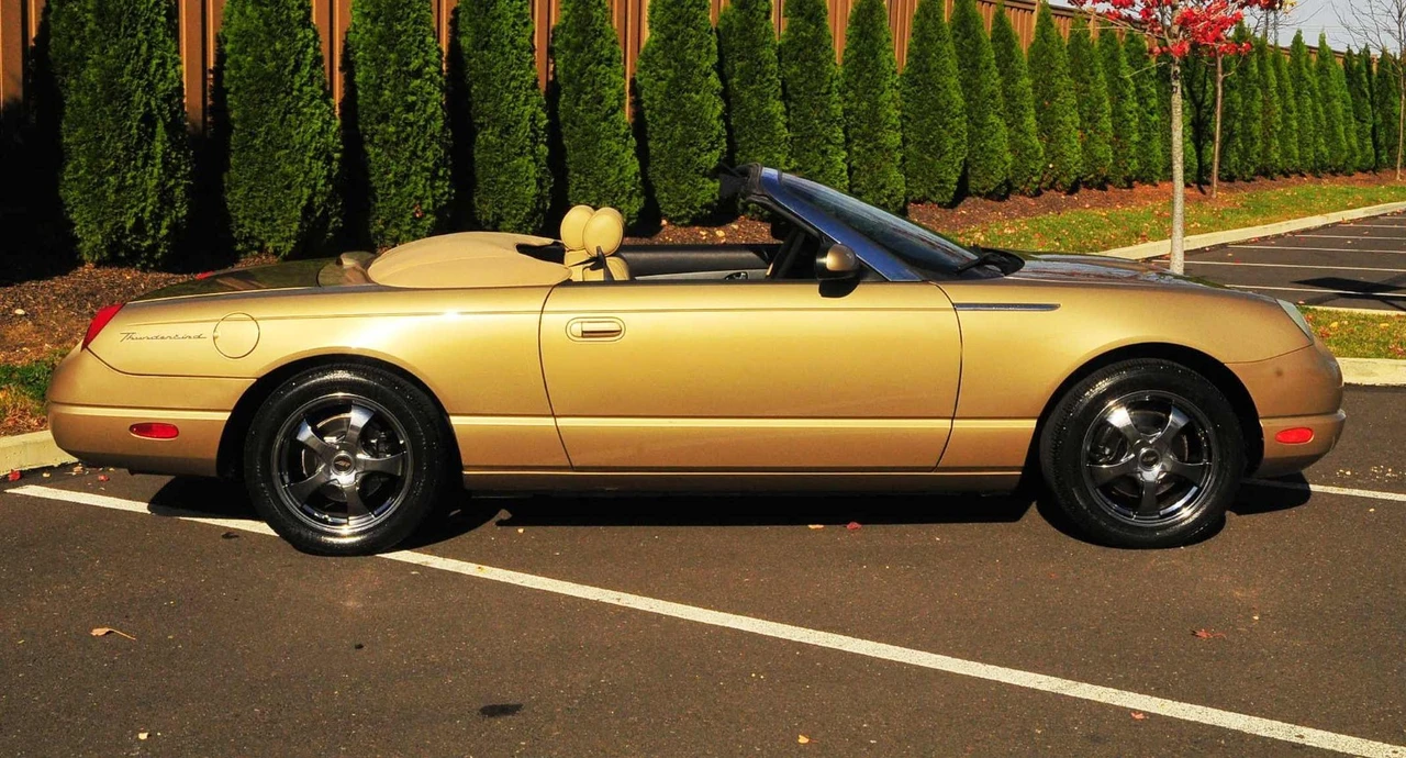 2005 Ford Thunderbird 11th Gen - Image 2 of 21