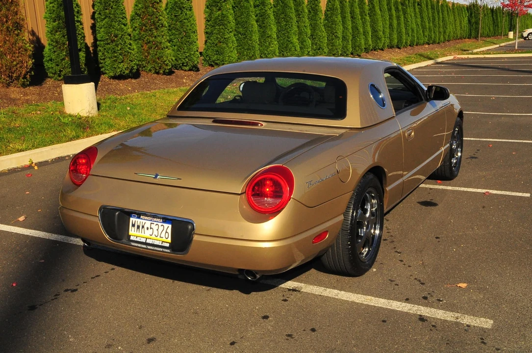 2005 Ford Thunderbird 11th Gen - Image 10 of 21