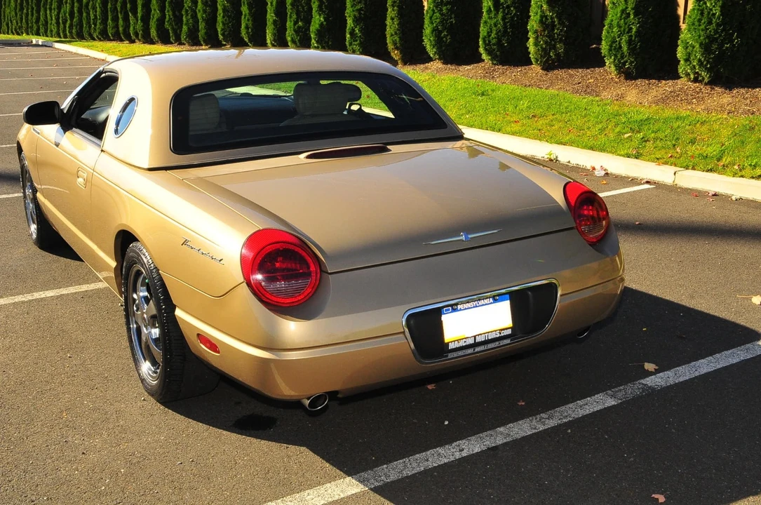 2005 Ford Thunderbird 11th Gen - Image 8 of 21