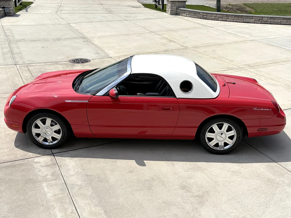 2005 Ford Thunderbird 11th Gen - Image 23 of 31