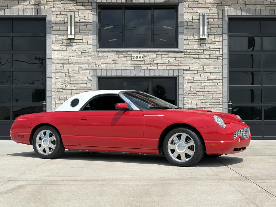 2005 Ford Thunderbird 11th Gen - Image 16 of 31