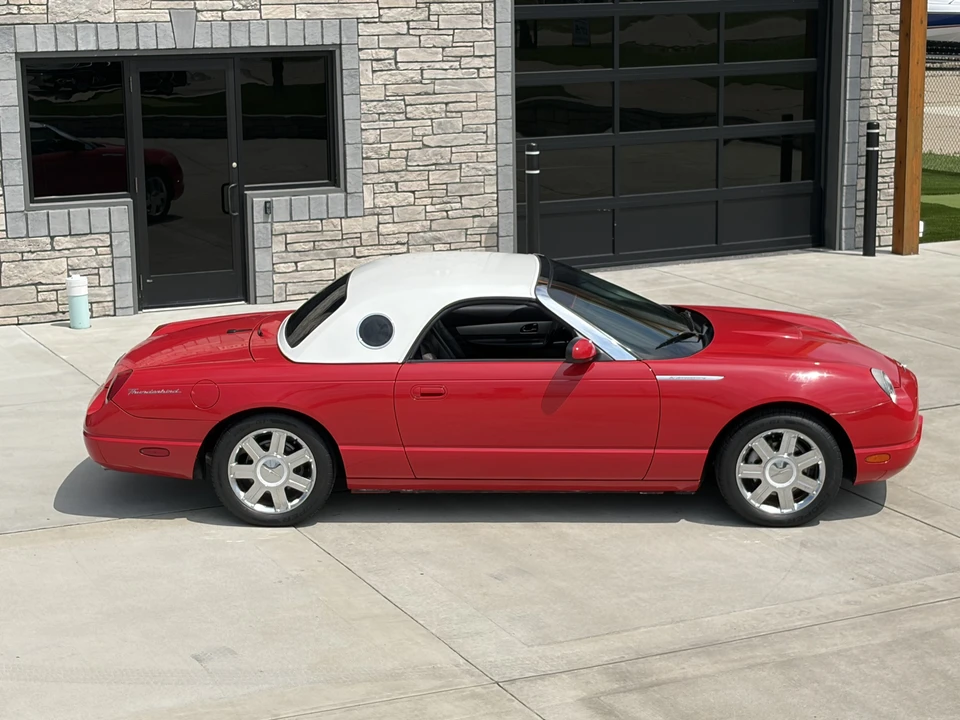2005 Ford Thunderbird 11th Gen - Image 18 of 31