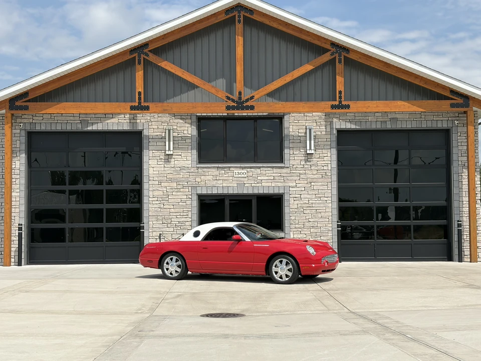 2005 Ford Thunderbird 11th Gen - Image 27 of 31