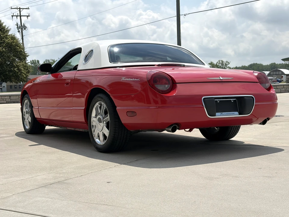 2005 Ford Thunderbird 11th Gen - Image 22 of 31