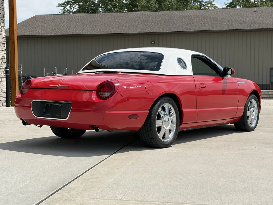 2005 Ford Thunderbird 11th Gen - Image 19 of 31
