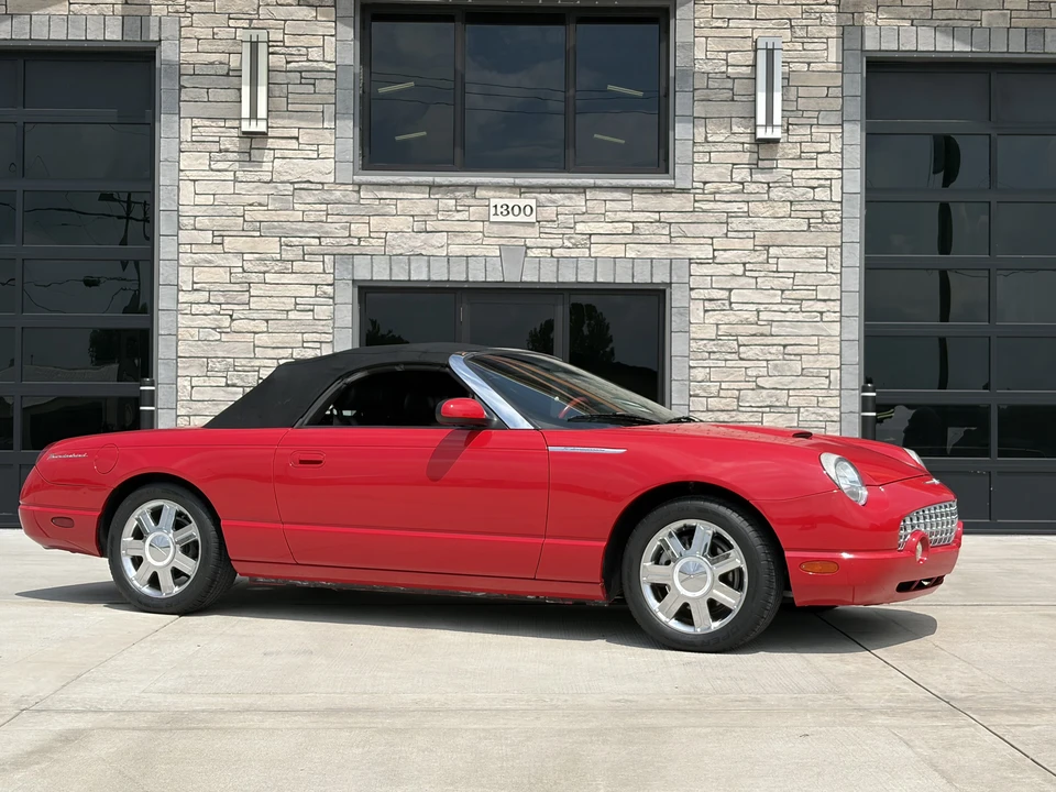 2005 Ford Thunderbird 11th Gen - Image 28 of 31