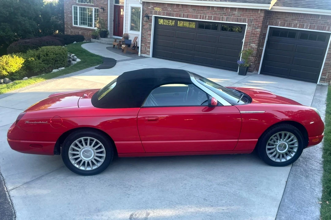 2005 Ford Thunderbird 11th Gen - Image 3 of 31