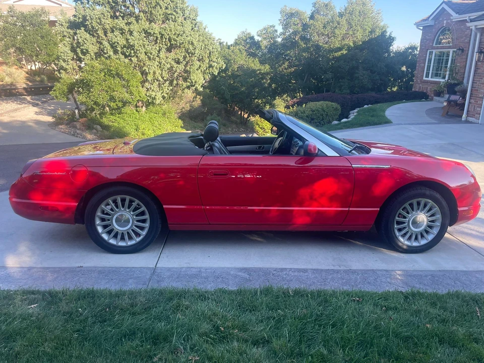 2005 Ford Thunderbird 11th Gen - Image 17 of 31