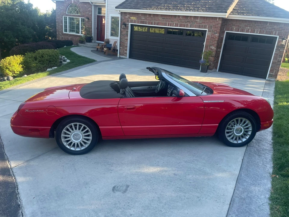 2005 Ford Thunderbird 11th Gen - Image 16 of 31