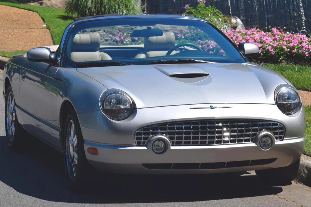 2005 Ford Thunderbird 11th Gen - Image 2 of 6