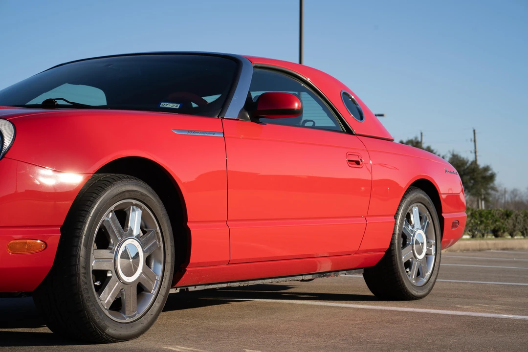 2005 Ford Thunderbird 11th Gen - Image 28 of 31