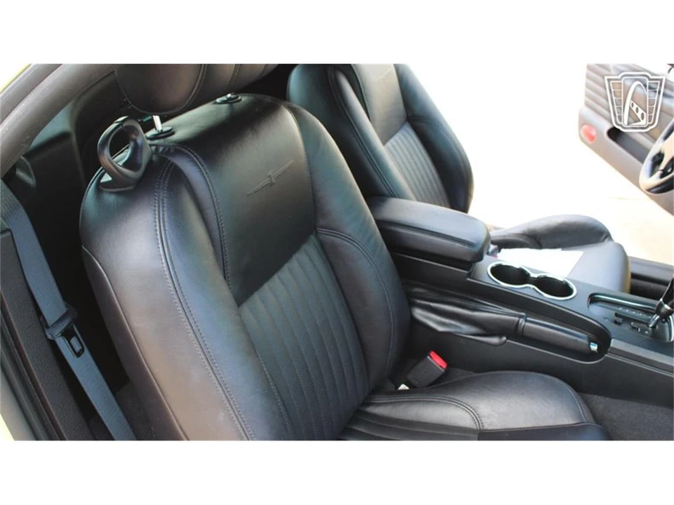 2005 Ford Thunderbird 11th Gen - Image 16 of 31