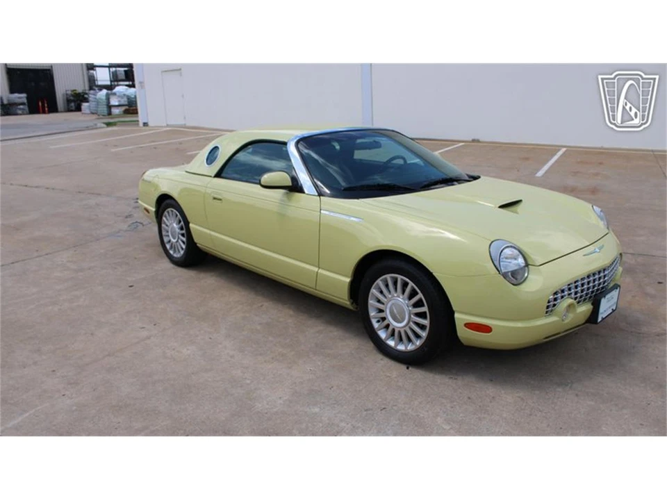 2005 Ford Thunderbird 11th Gen - Image 26 of 31