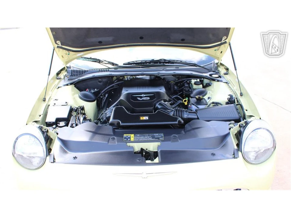 2005 Ford Thunderbird 11th Gen - Image 17 of 31